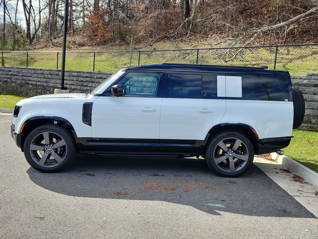 New 2025 Land Rover Defender 130 V8 image 6