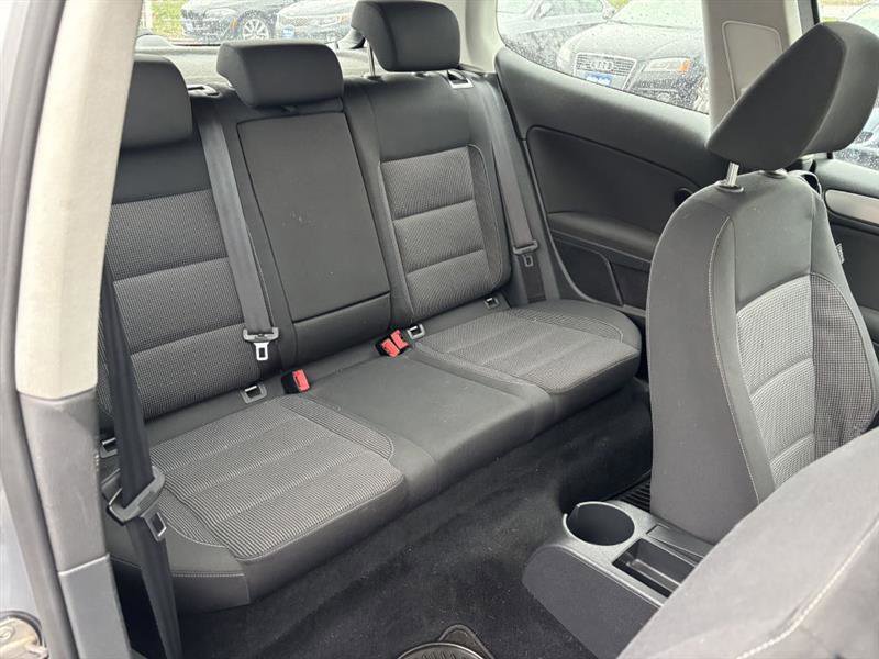 Used 2010 Volkswagen Golf 2-Door image 14