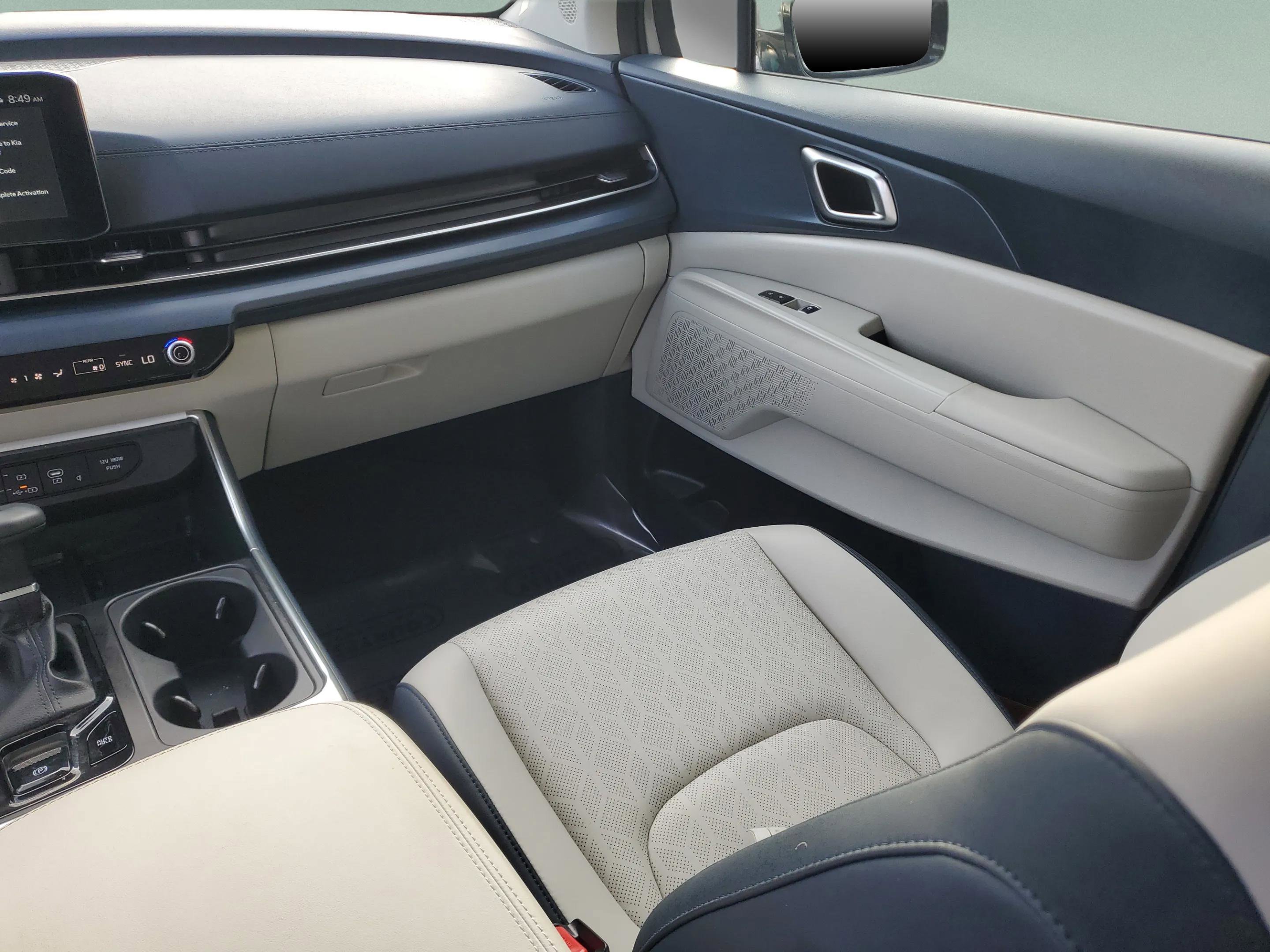 Certified 2025 Kia Carnival SX image 11