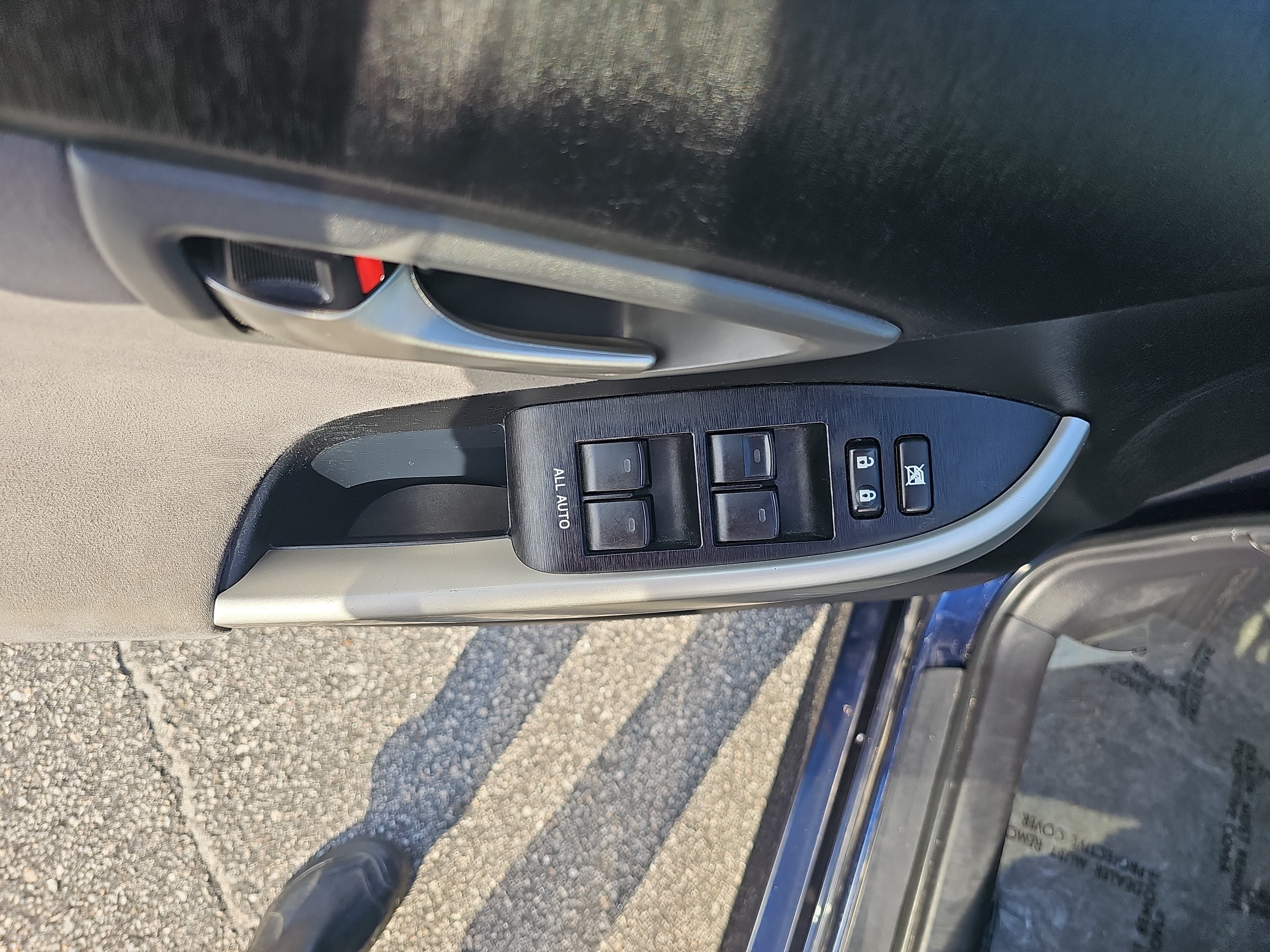 Used 2015 Toyota Prius Two FWD image 27