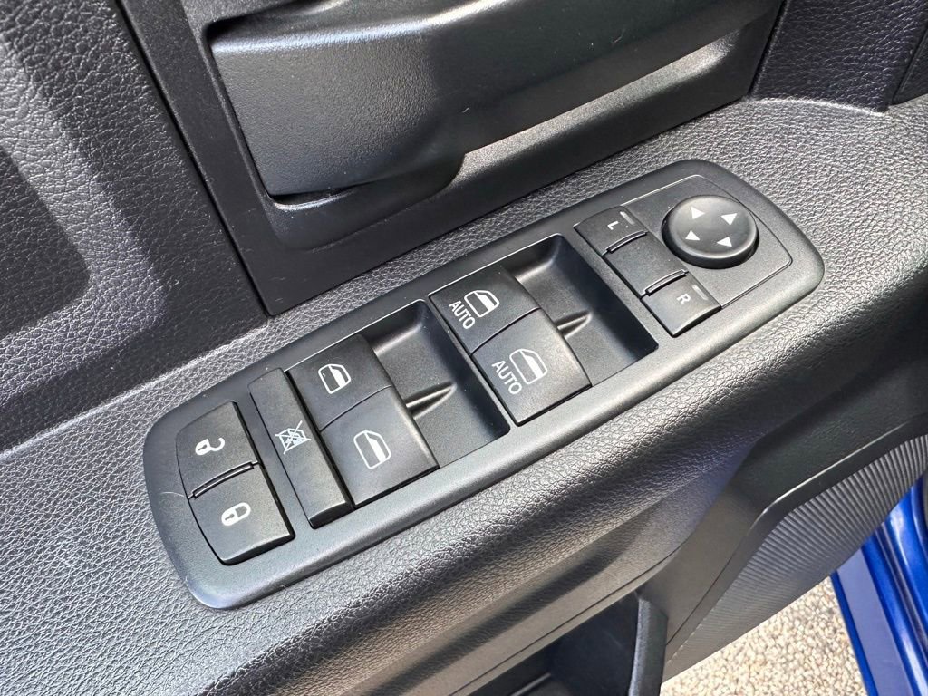 Used 2016 RAM 2500 Tradesman w/ Chrome Appearance Group AWD/4WD image 17