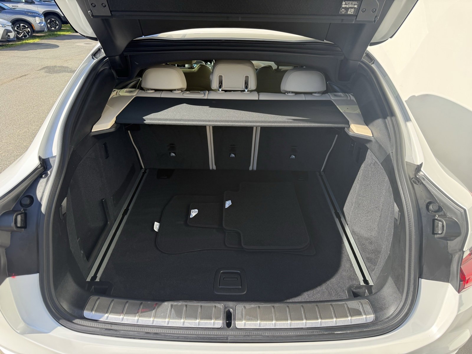 Used 2021 BMW X4 xDrive30i w/ Premium Package image 9