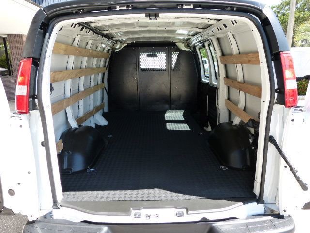 Used 2022 GMC Savana 2500 w/ Driver Convenience Package image 15