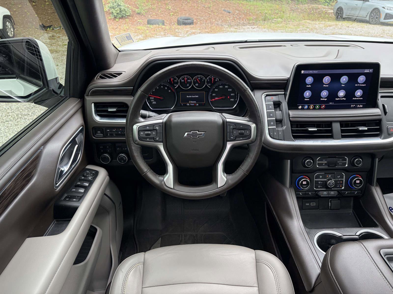 Used 2021 Chevrolet Tahoe Z71 w/ Luxury Package AWD/4WD image 2