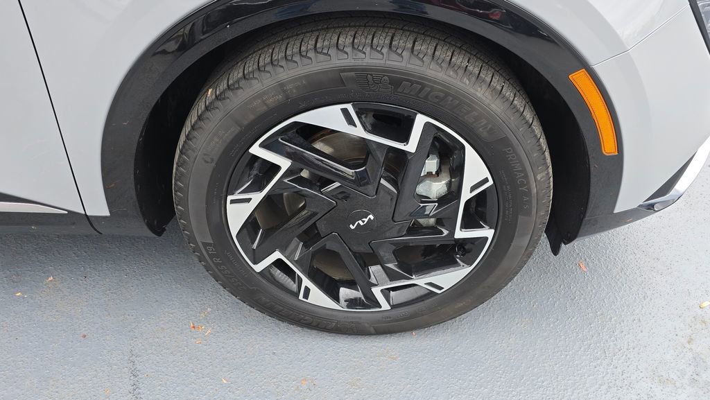 Certified 2025 Kia Sportage SX FWD image 11