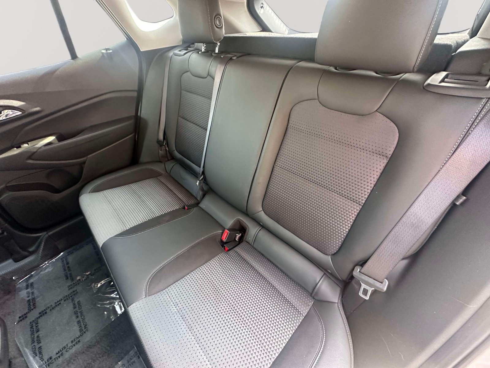 Used 2025 Chevrolet Trax LT FWD image 29