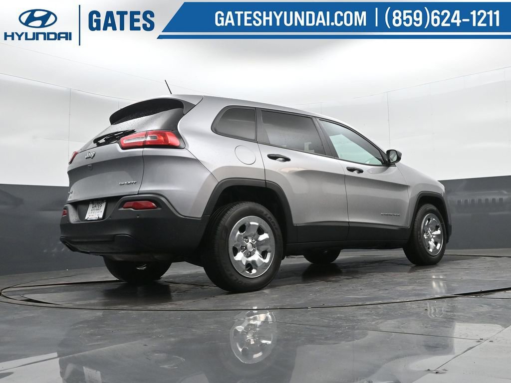 Used 2017 Jeep Cherokee Sport w/ Safety Group image 31