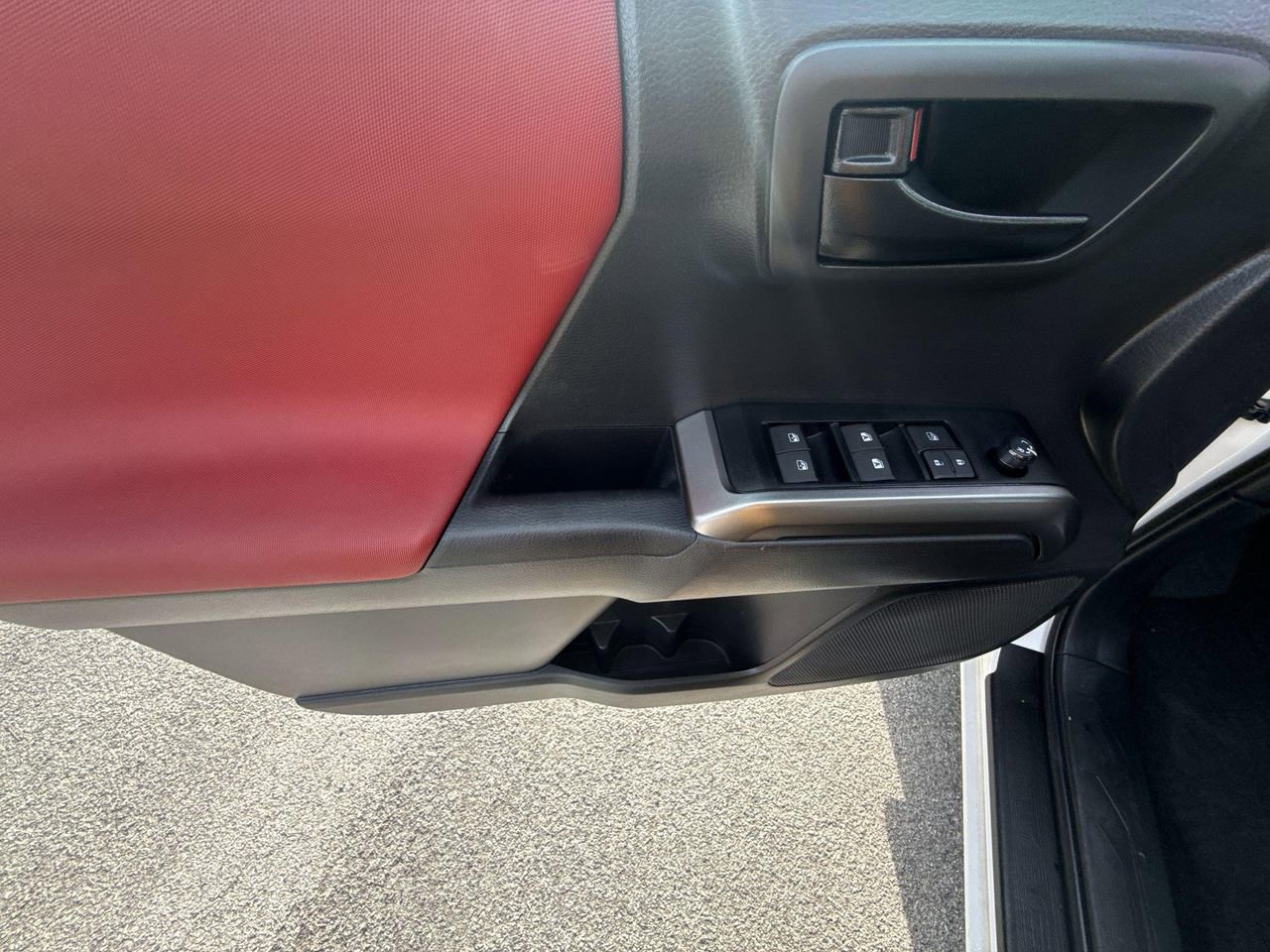 Used 2023 Toyota Tacoma SR5 image 27