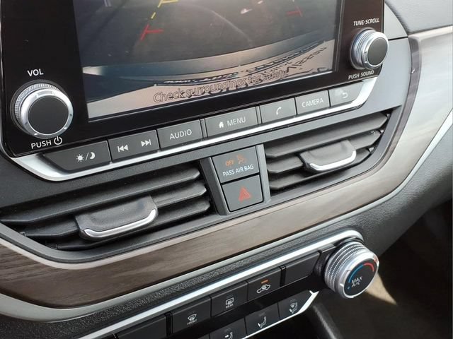 Used 2024 Nissan Altima 2.5 SV FWD image 11