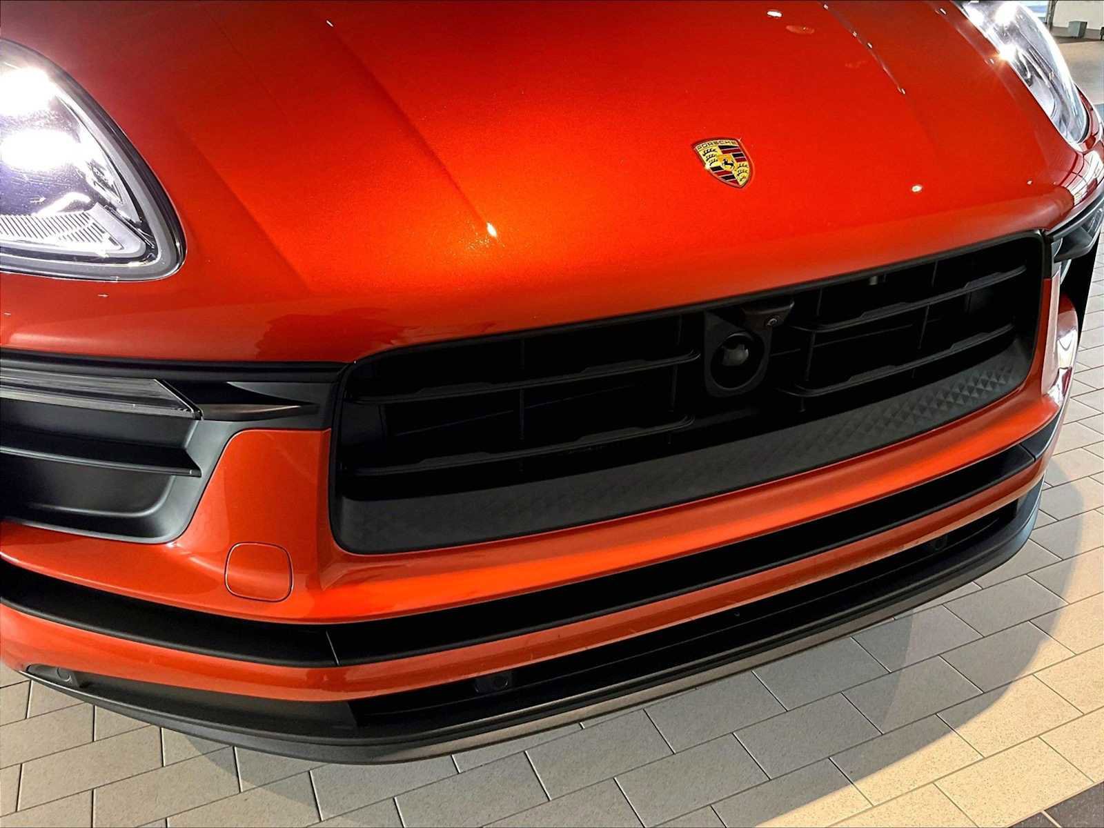 Used 2025 Porsche Macan image 33