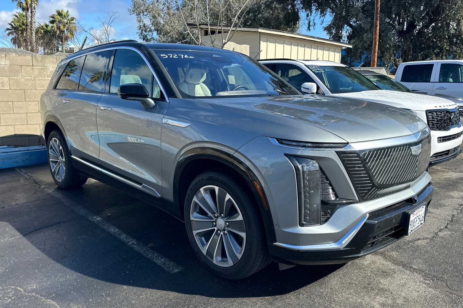 Used 2026 Cadillac Vistiq Luxury image 2