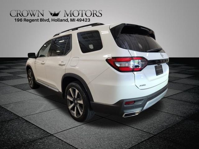Certified 2025 Honda Pilot Touring image 5
