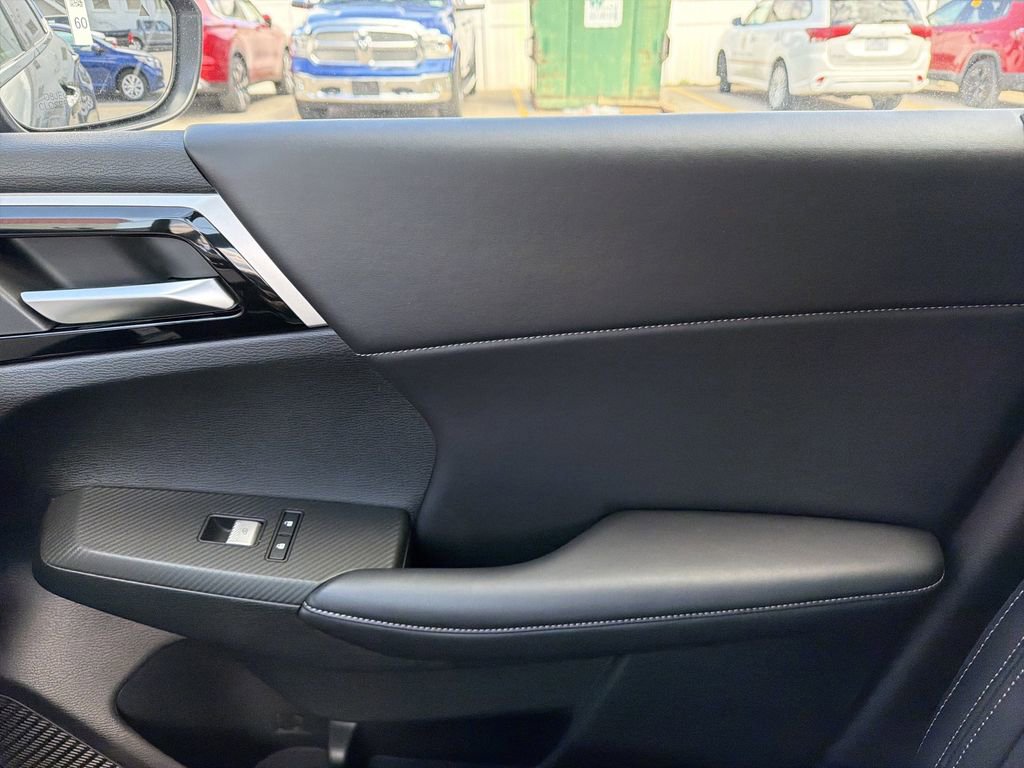 New 2026 Mitsubishi Outlander LE FWD image 24