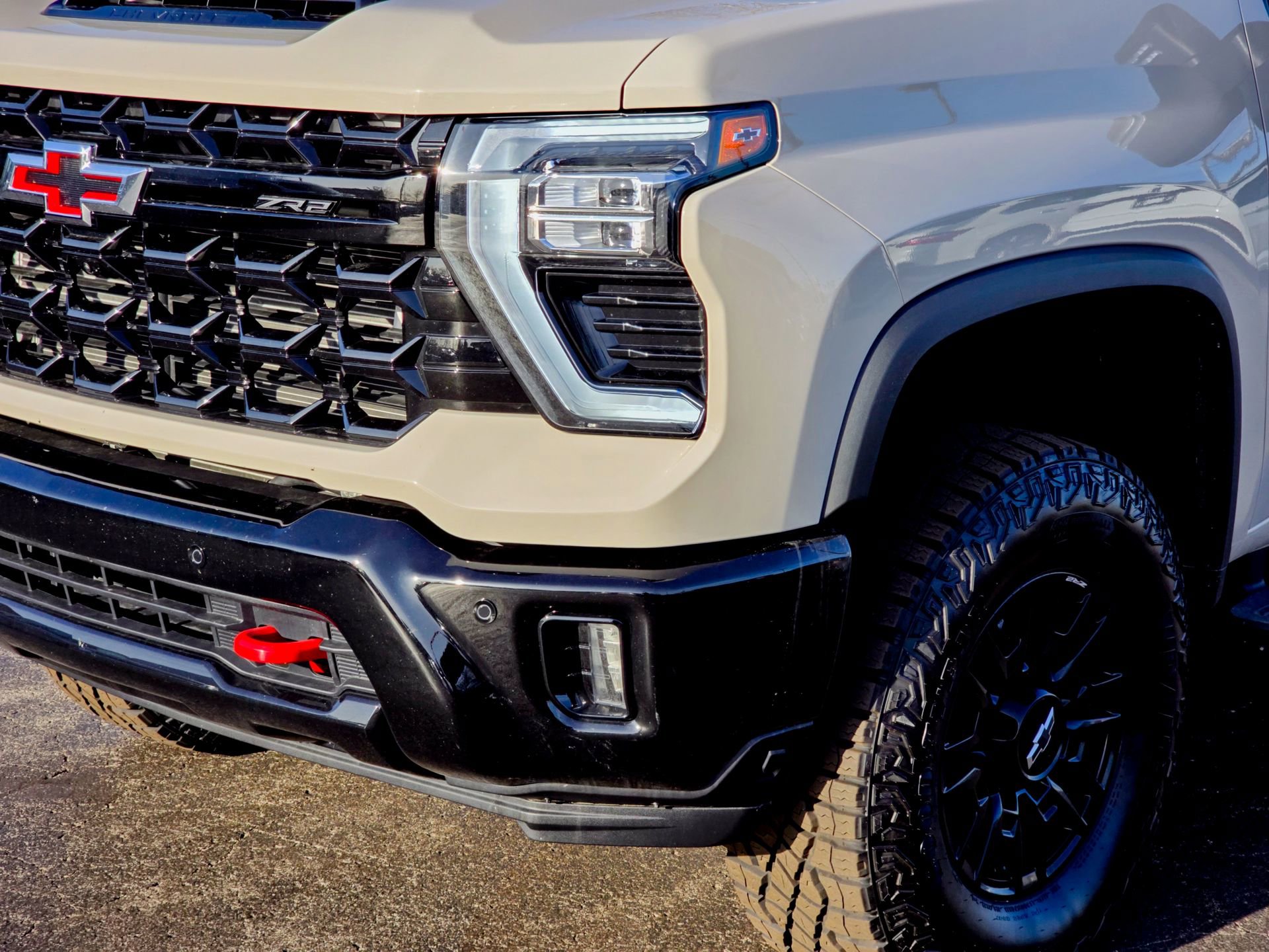 Used 2026 Chevrolet Silverado 2500 ZR2 w/ LPO, Dark Essentials Package image 9