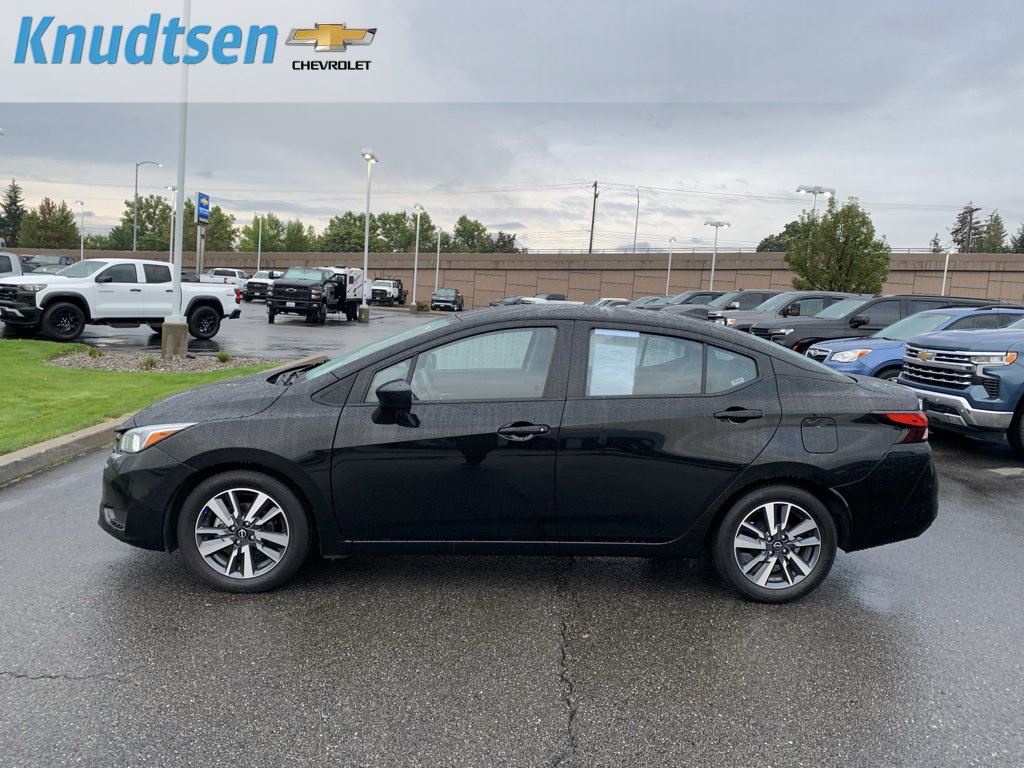 Used 2023 Nissan Versa SV FWD image 4