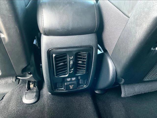 Used 2020 Jeep Grand Cherokee Limited image 25