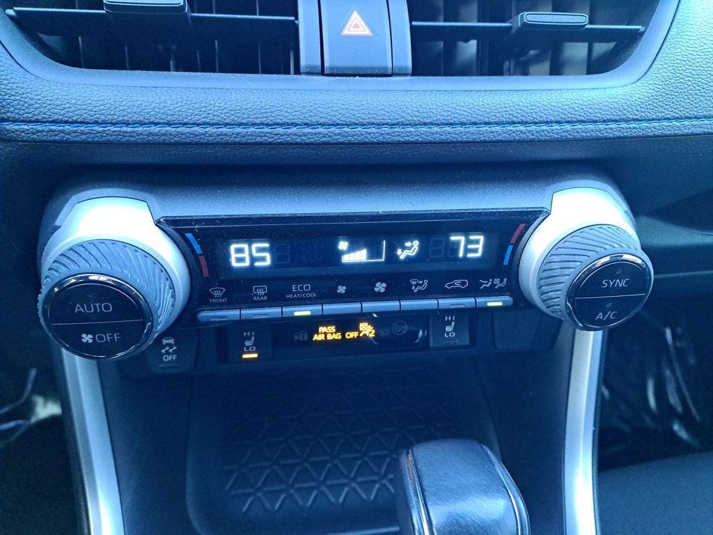 Used 2023 Toyota RAV4 SE image 22