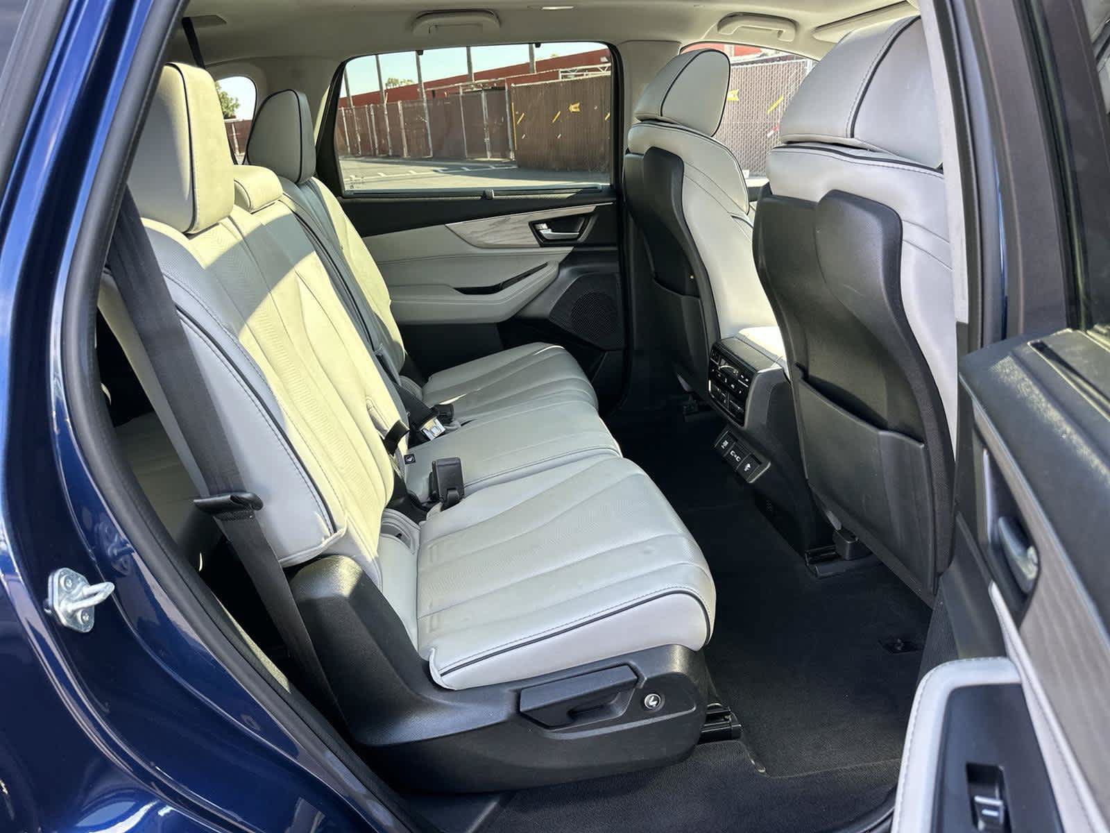 Used 2022 Acura MDX SH-AWD w/ Advance Package image 14