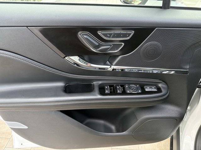 Certified 2024 Lincoln Corsair FWD image 11