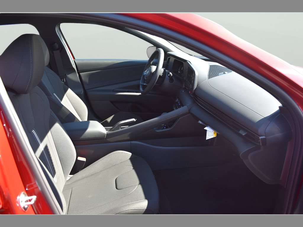 Used 2026 Hyundai Elantra Sport FWD image 13
