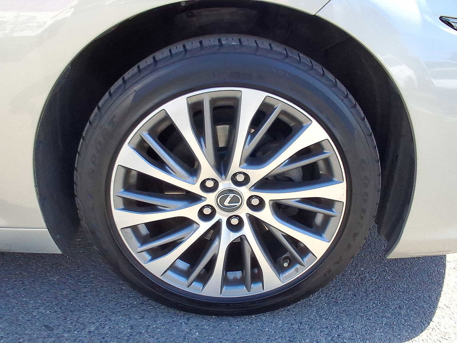 Used 2019 Lexus ES 350 w/ Premium Package FWD image 33