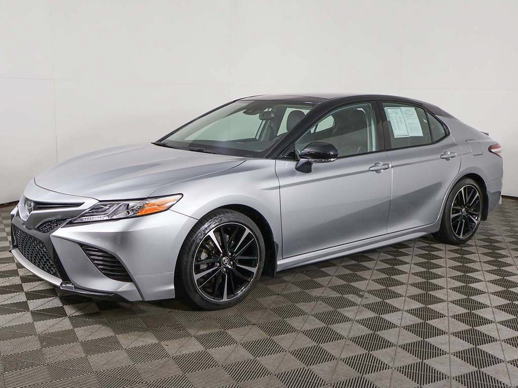 Used 2020 Toyota Camry XSE FWD image 8
