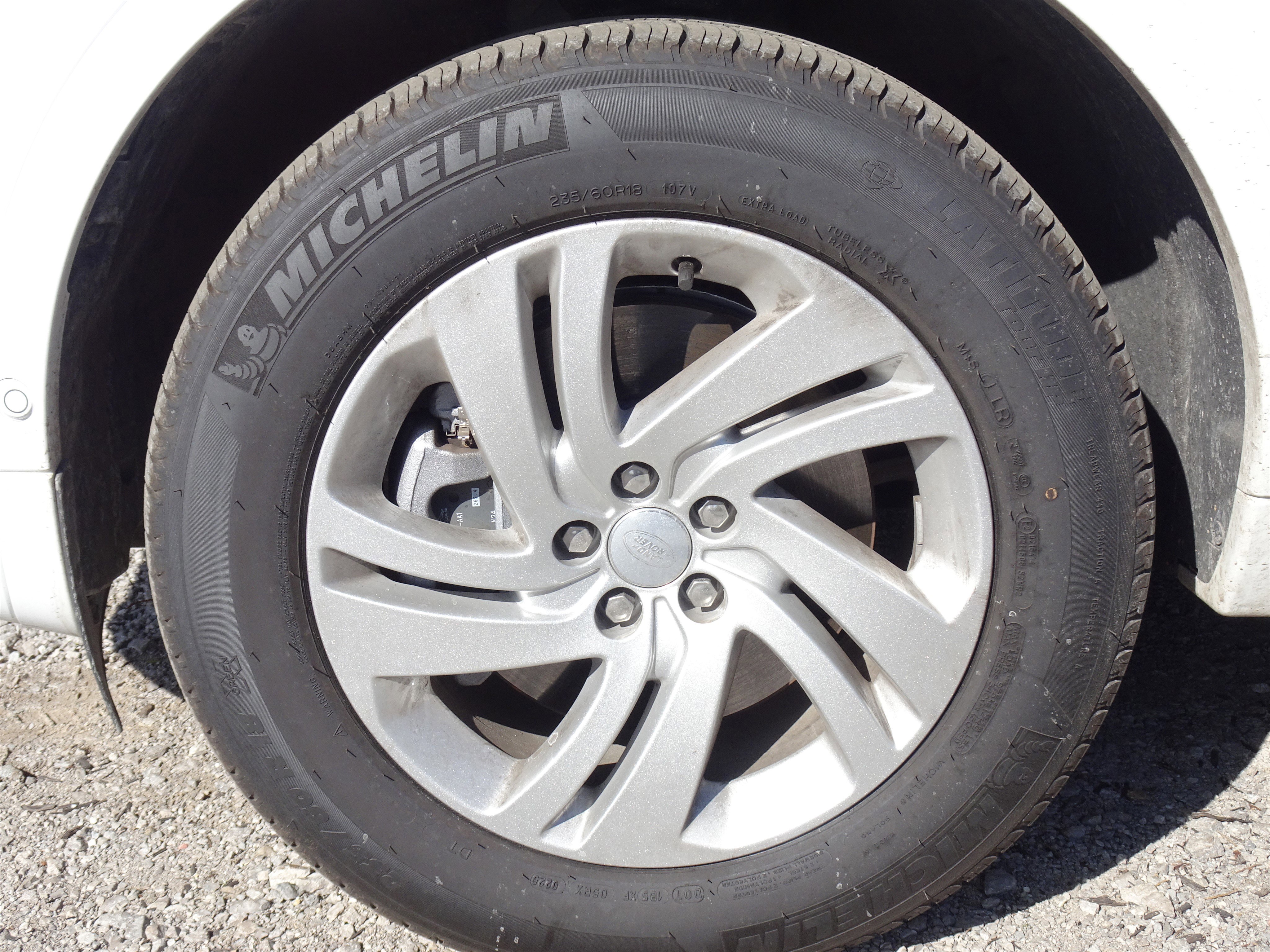 New 2025 Land Rover Discovery Sport S image 28