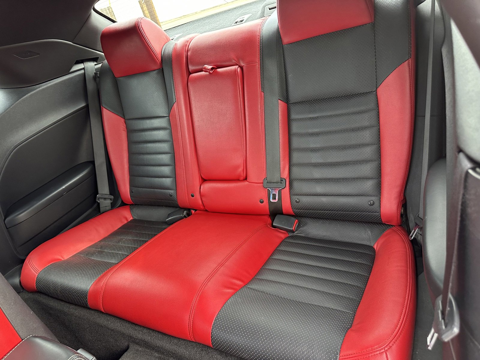 Used 2013 Dodge Challenger SXT image 14