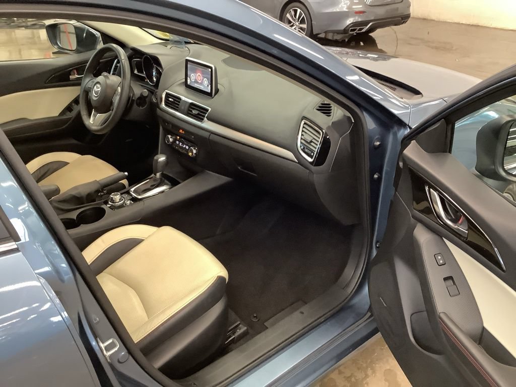 Used 2015 MAZDA MAZDA3 s Grand Touring w/ Technology Package FWD image 14