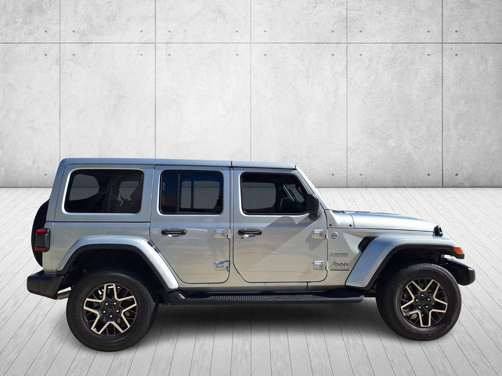 Used 2024 Jeep Wrangler Sahara image 6