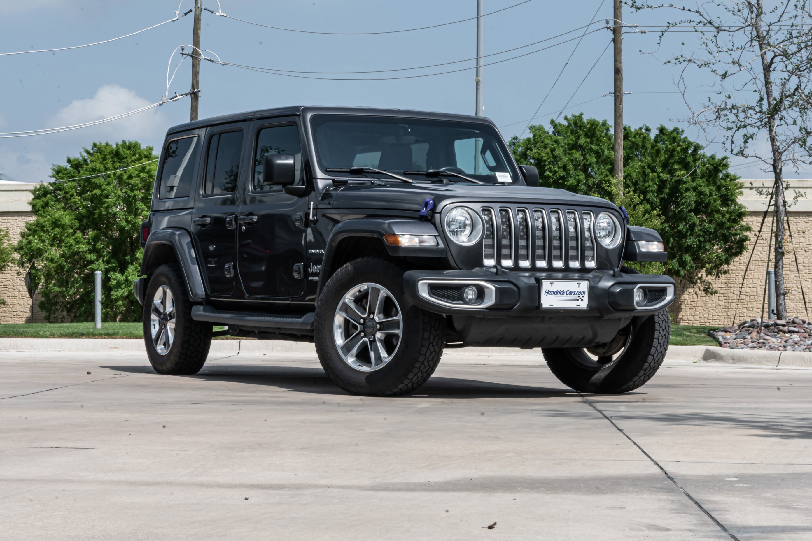 Used 2018 Jeep Wrangler Unlimited Sahara AWD/4WD image 2