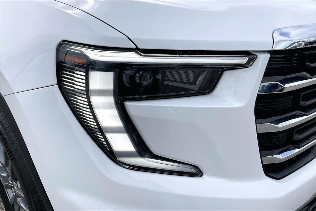 Used 2025 GMC Acadia Elevation image 33