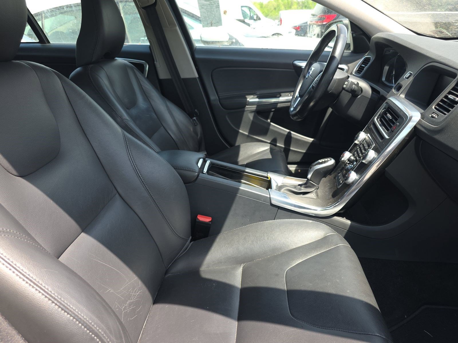 Used 2016 Volvo V60 T5 Platinum w/ Climate Package FWD image 8