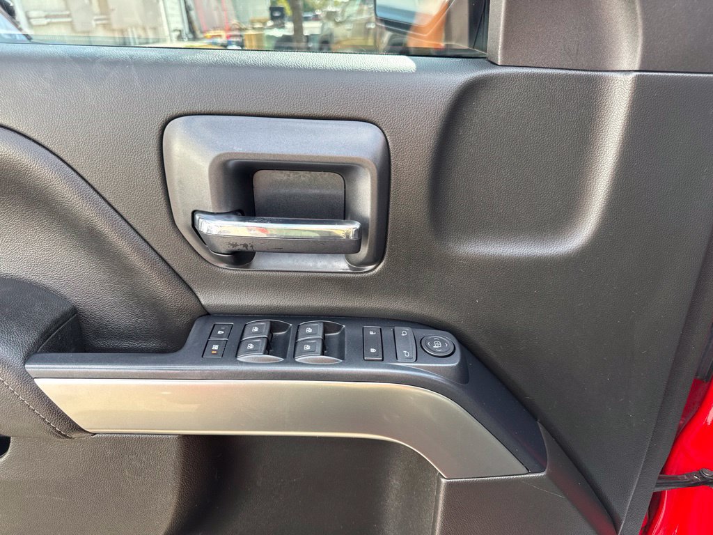 Used 2018 Chevrolet Silverado 1500 LT AWD/4WD image 11