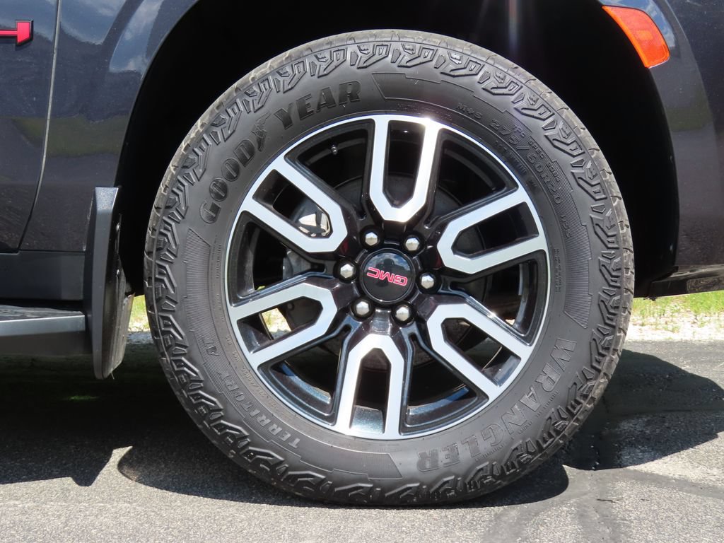 Certified 2024 GMC Yukon AT4 AWD/4WD image 13
