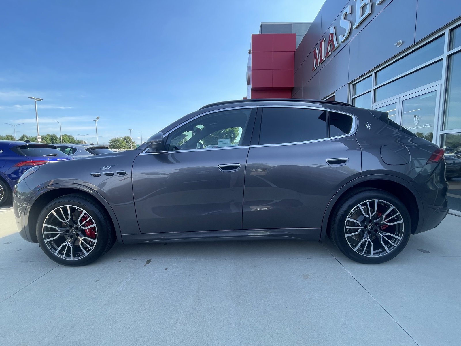 New 2024 Maserati Grecale GT image 6