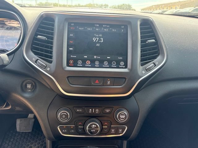 Used 2022 Jeep Cherokee Trailhawk w/ Comfort/Convenience Group AWD/4WD image 13