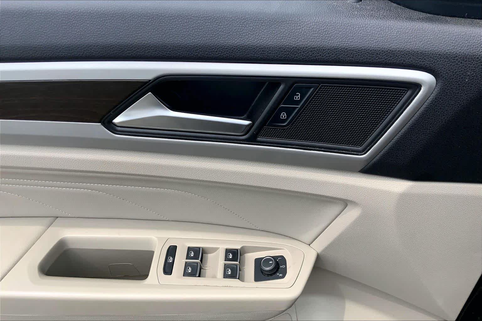 Used 2022 Volkswagen Atlas SE AWD/4WD image 36