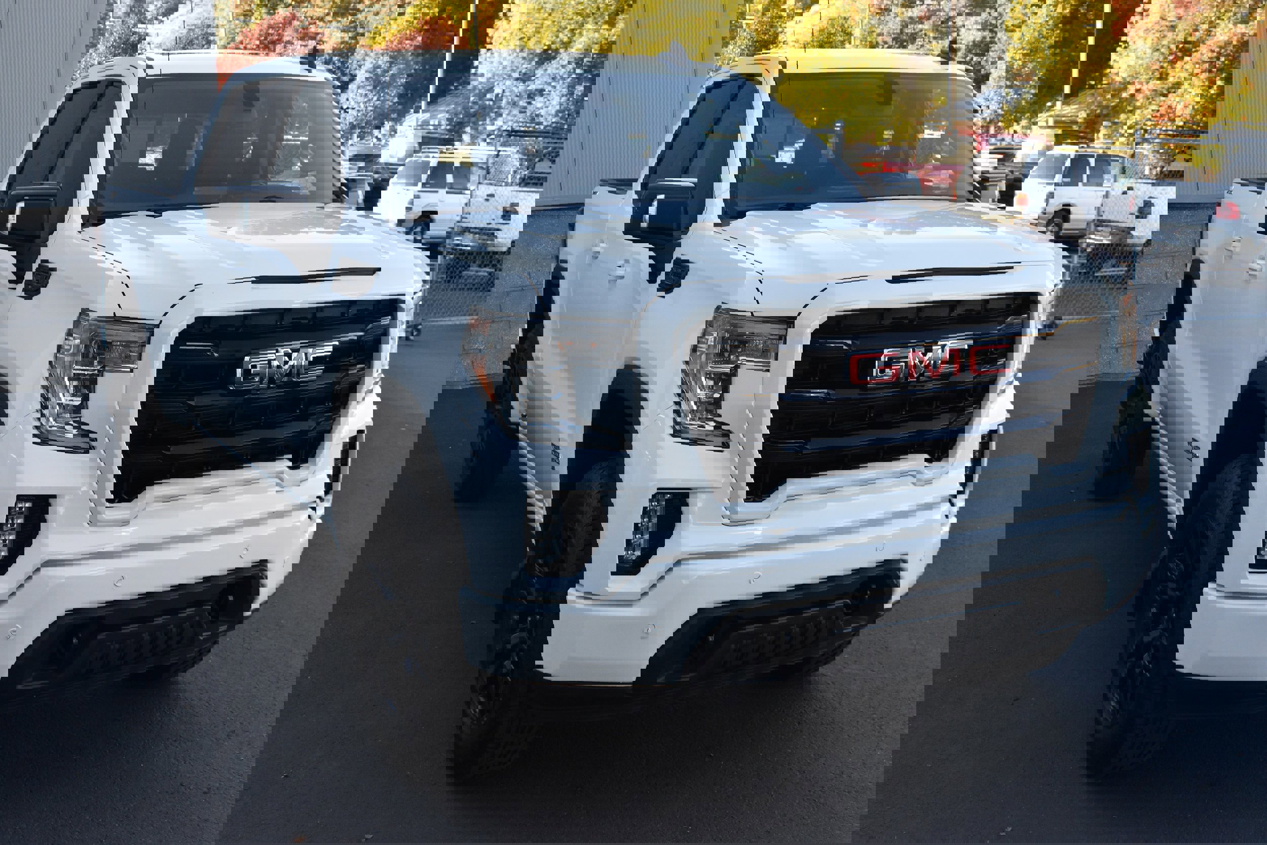 Used 2021 GMC Sierra 1500 Elevation w/ Preferred Package image 4