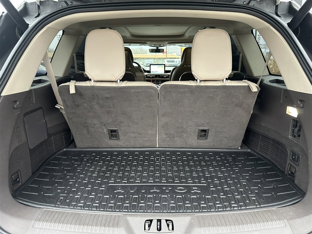 Used 2022 Lincoln Aviator Reserve w/ Equipment Group 201A image 13