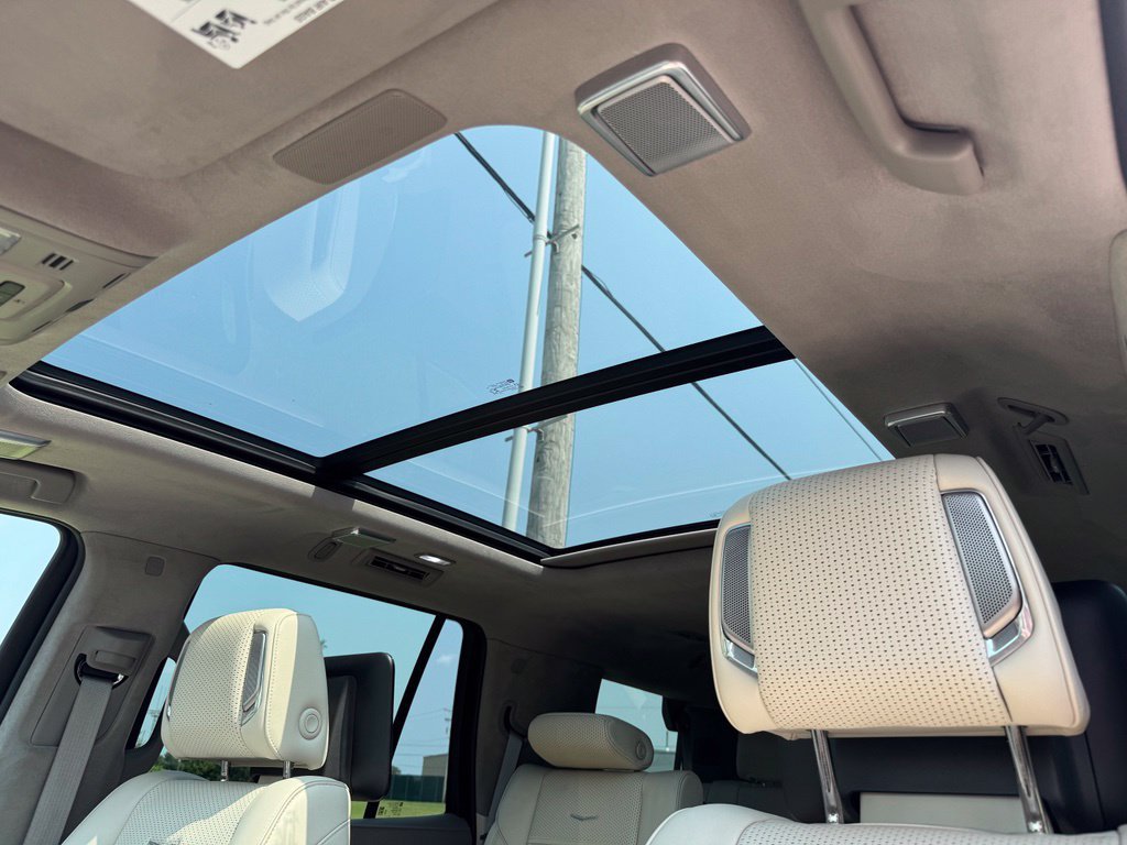 Certified 2023 Cadillac Escalade Premium Luxury Platinum w/ Heavy-Duty Trailer Package AWD/4WD image 34
