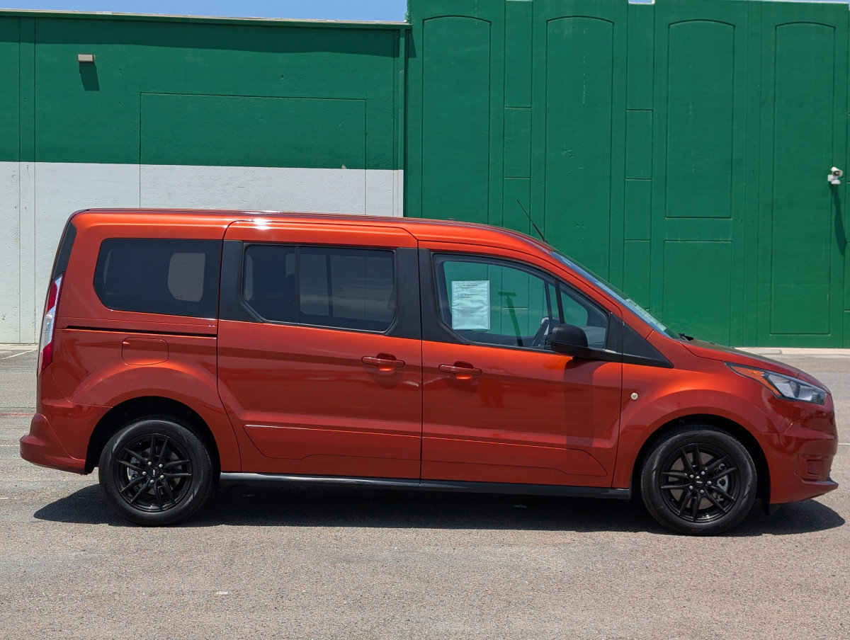 Used 2022 Ford Transit Connect XLT FWD image 10