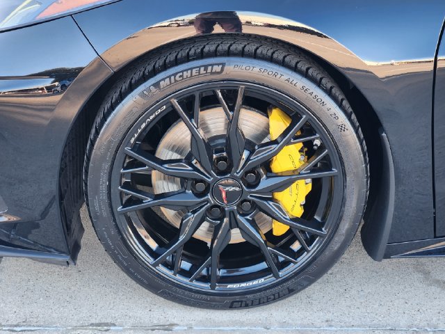 Used 2025 Chevrolet Corvette Stingray Preferred Cpe w/ Z51 Performance Package RWD image 16