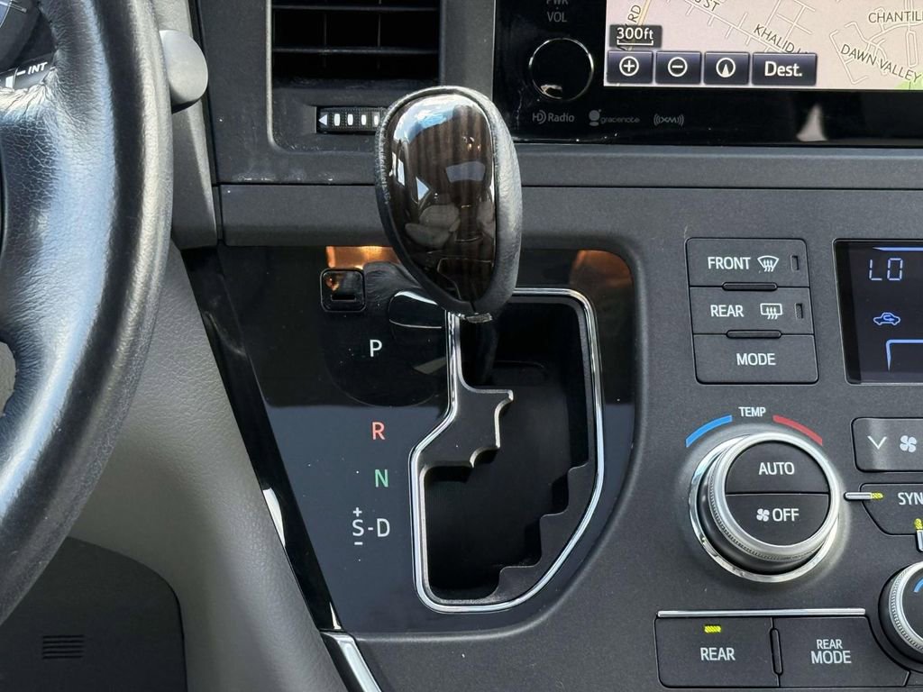 Used 2016 Toyota Sienna XLE w/ XLE Navigation Package image 20
