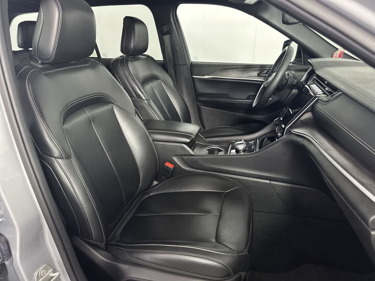 Used 2024 Jeep Grand Cherokee Limited 4xe AWD/4WD image 5