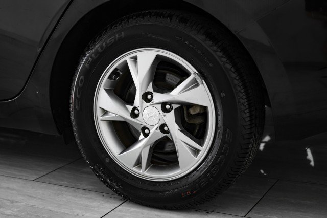 Used 2021 Hyundai Elantra SE w/ Cargo Package image 53