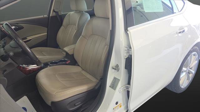 Used 2012 Buick Verano Leather FWD image 9