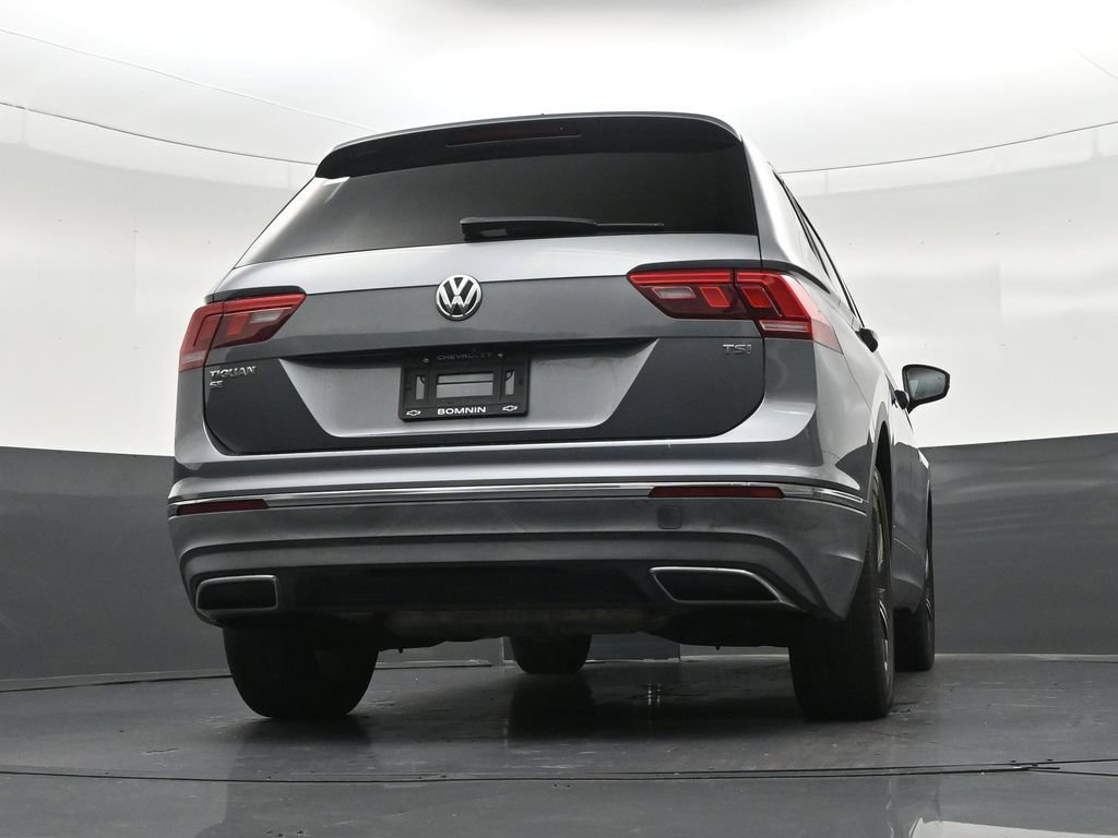 Used 2018 Volkswagen Tiguan SE w/ 18" Alloy Wheels Package FWD image 26
