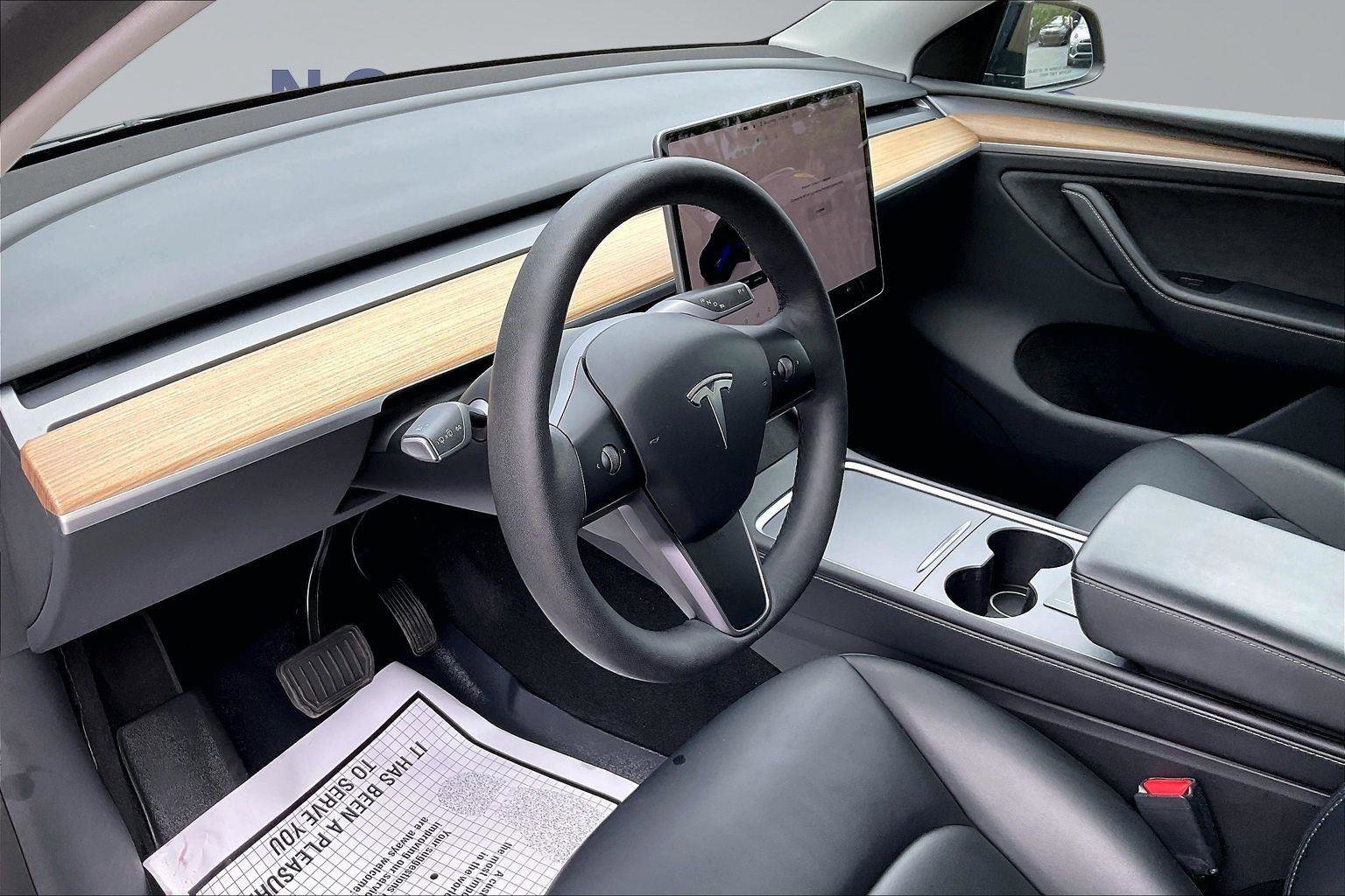 Used 2023 Tesla Model Y Long Range AWD/4WD image 14