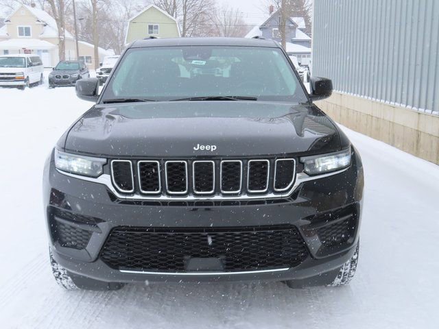 Used 2023 Jeep Grand Cherokee Laredo image 13